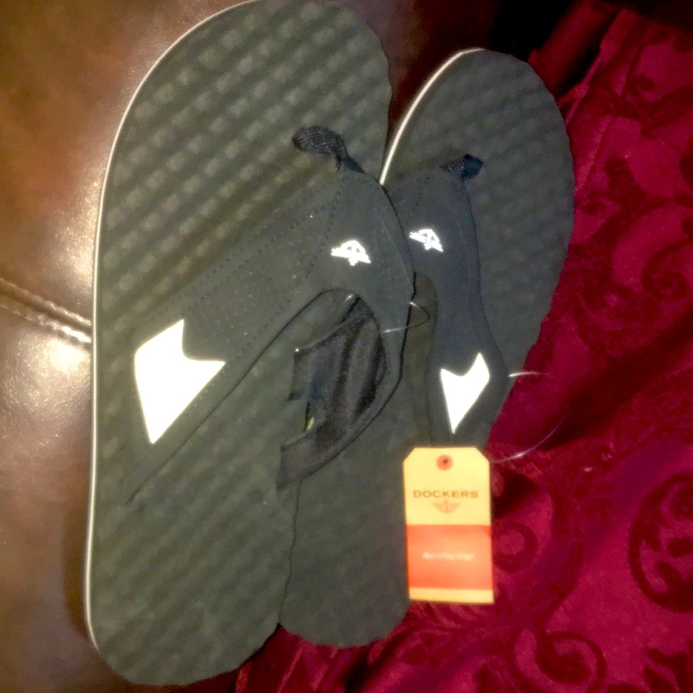 Sanders flip $flops